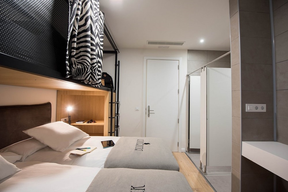 bluesock hostels madrid