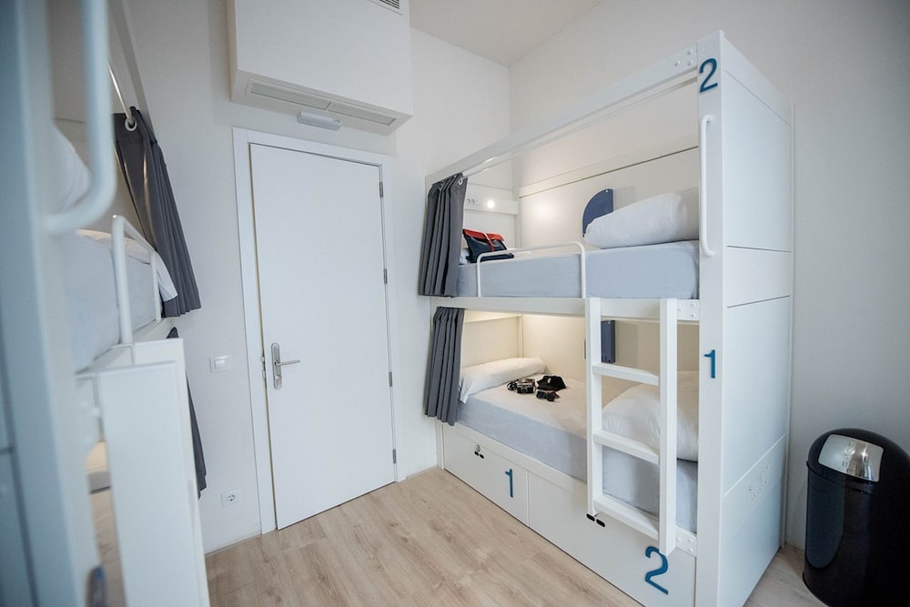 bluesock hostels madrid