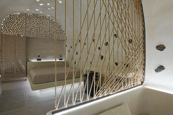 andronikos canaves santorini