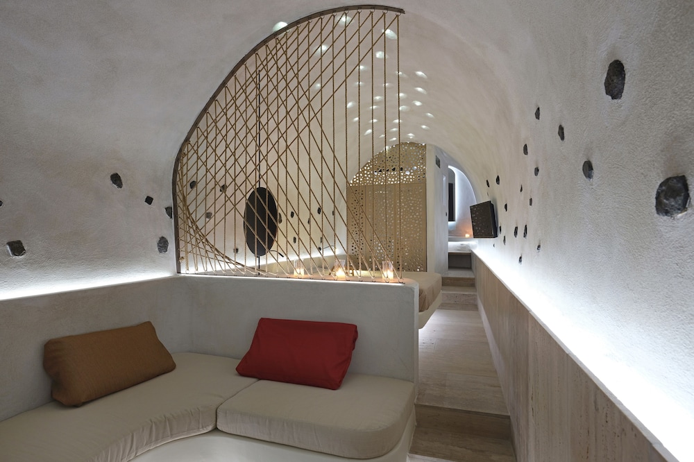 andronikos canaves santorini