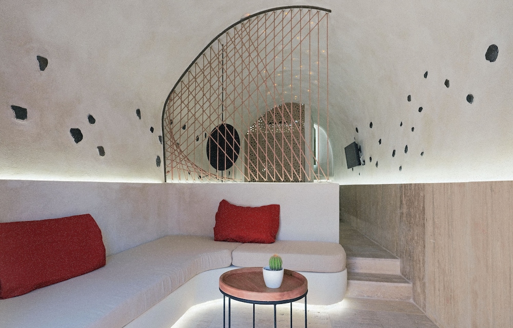 andronikos canaves santorini