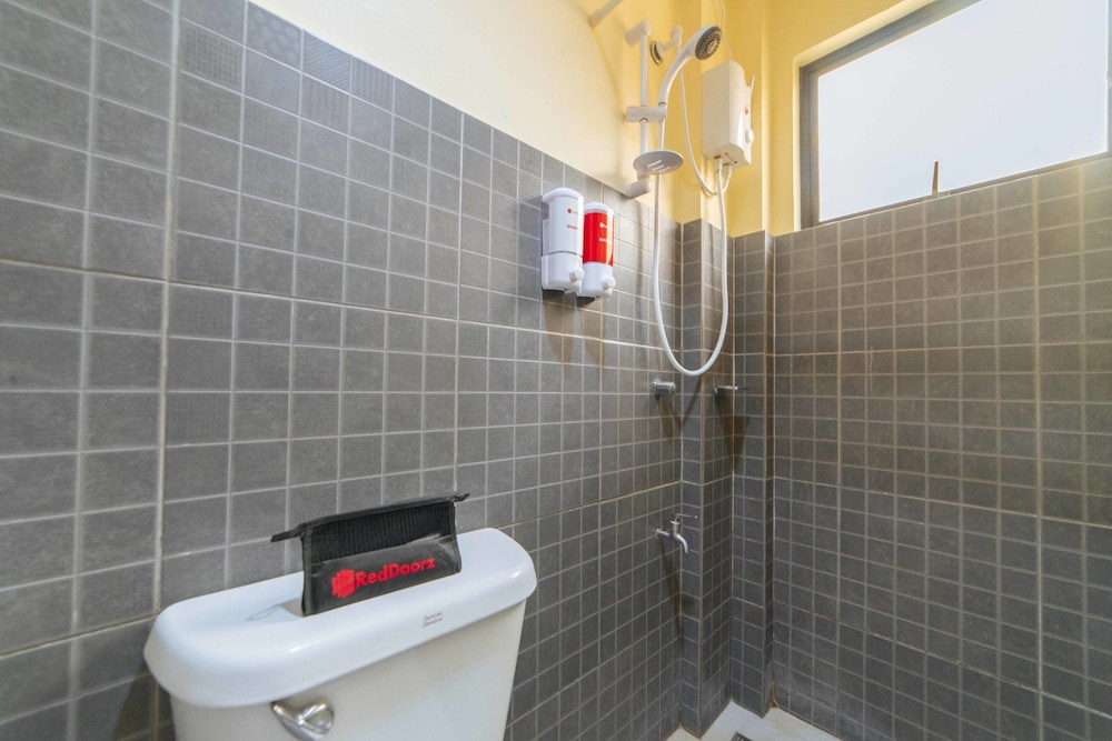 reddoorz near new government center