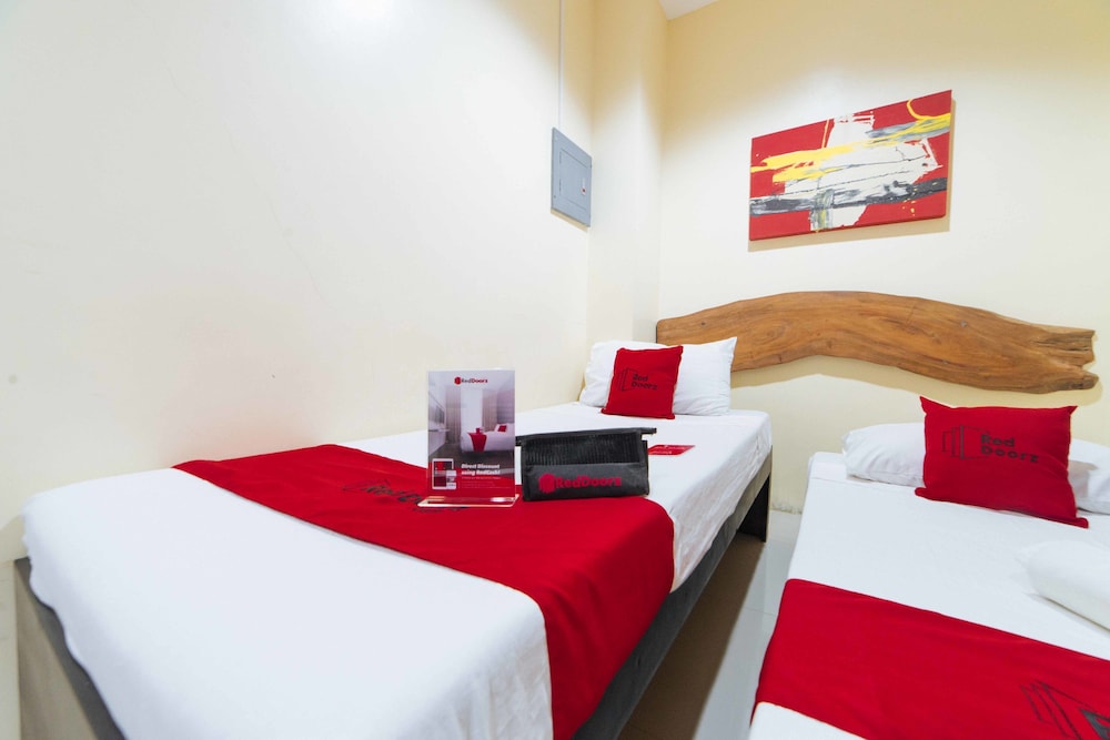 reddoorz near new government center