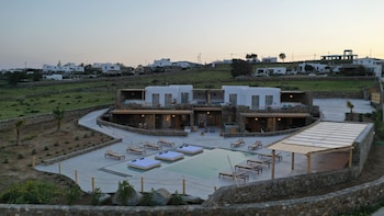 myconian crown suites