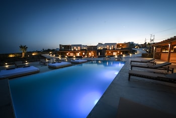 myconian crown suites