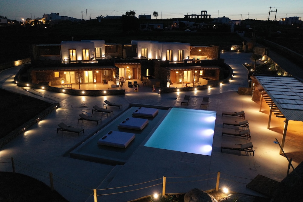 myconian crown suites