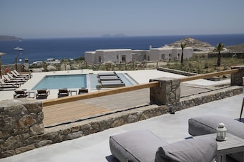 myconian crown suites