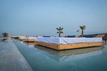 myconian crown suites