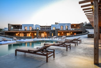 myconian crown suites