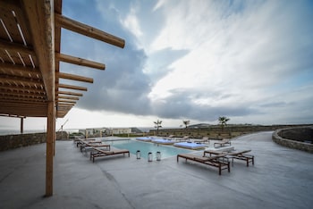 myconian crown suites