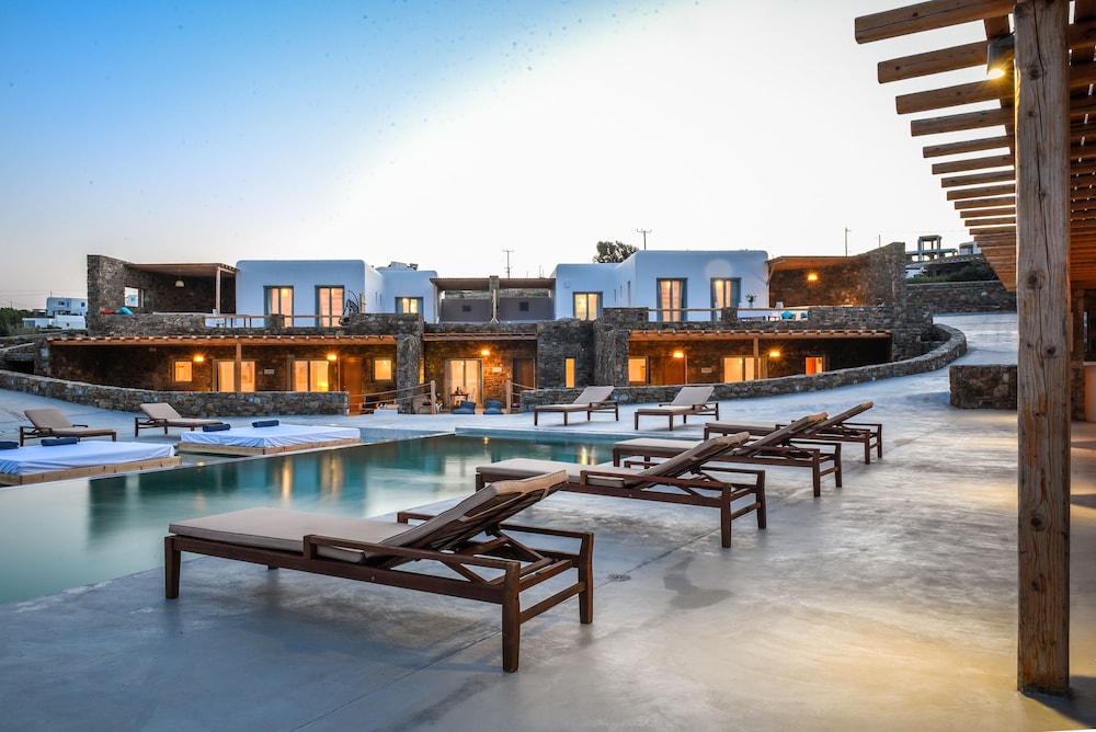 myconian crown suites