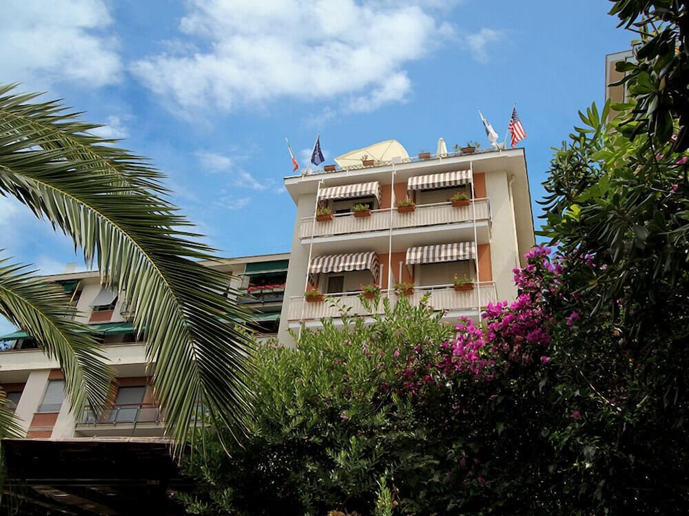 hotel ancora riviera