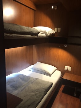 onkel inn airport sleepbox
