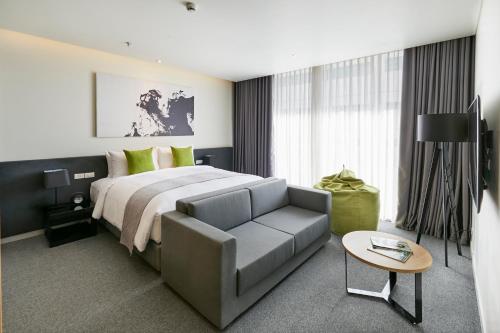 zazz urban ho chi minh hotel