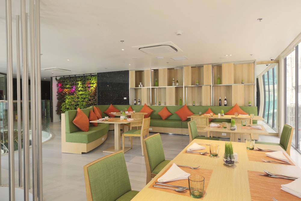 zazz urban ho chi minh hotel