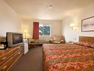 Days Inn By Wyndham Evansdale Waterloo,Evansdale>>Elk Run Heights,2 star