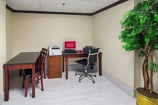 Red Roof Inn & Suites Fayetteville - Fort Bragg,Hope Mills>>Fayetteville,2 star