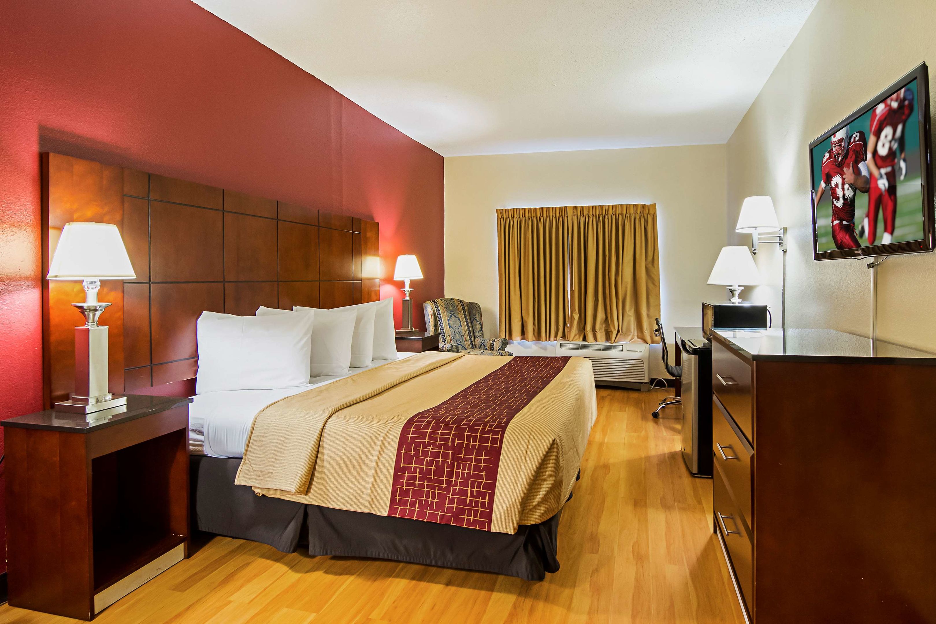 red roof inn and suites fayetteville fort bragg