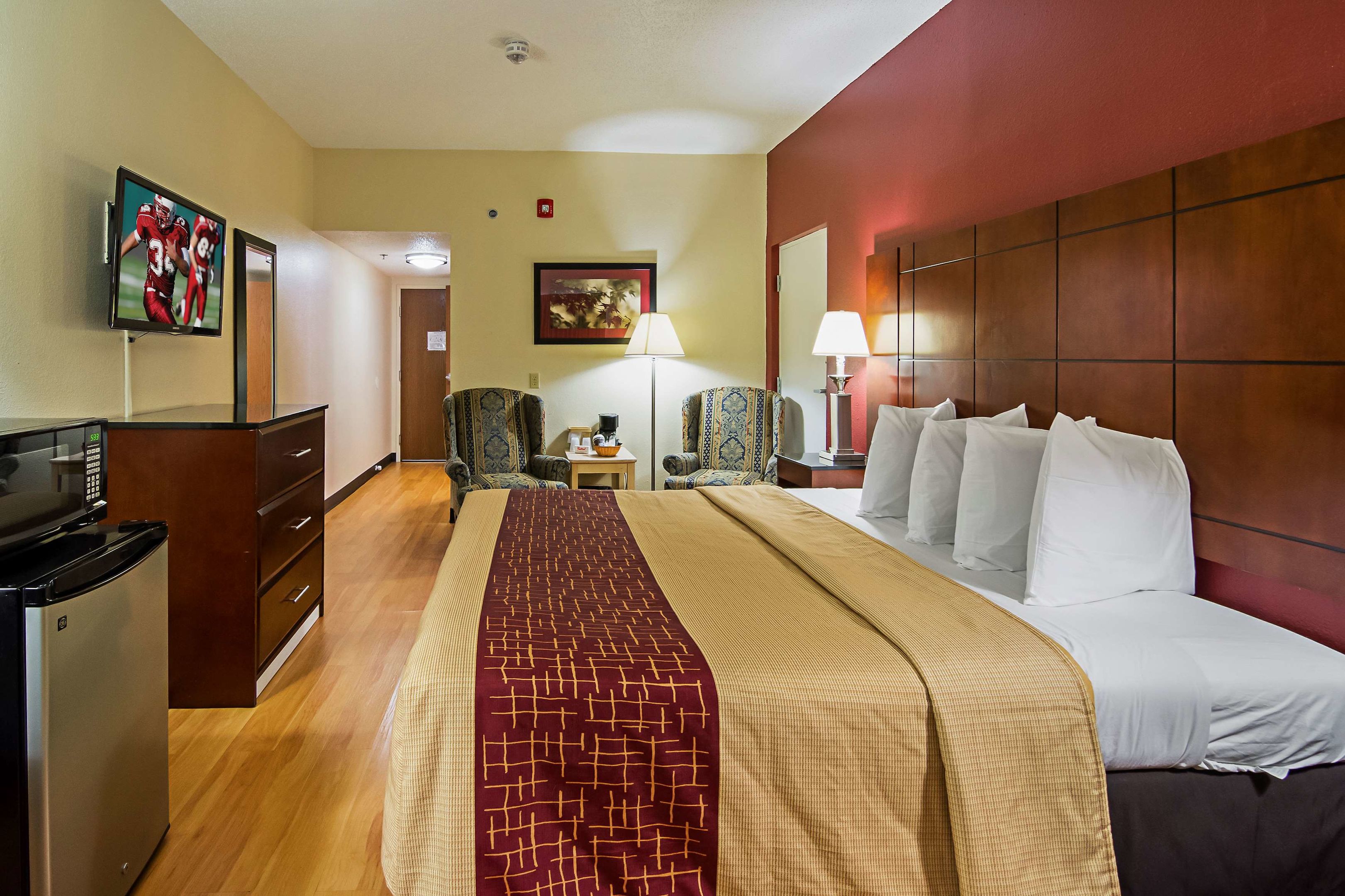 red roof inn and suites fayetteville fort bragg