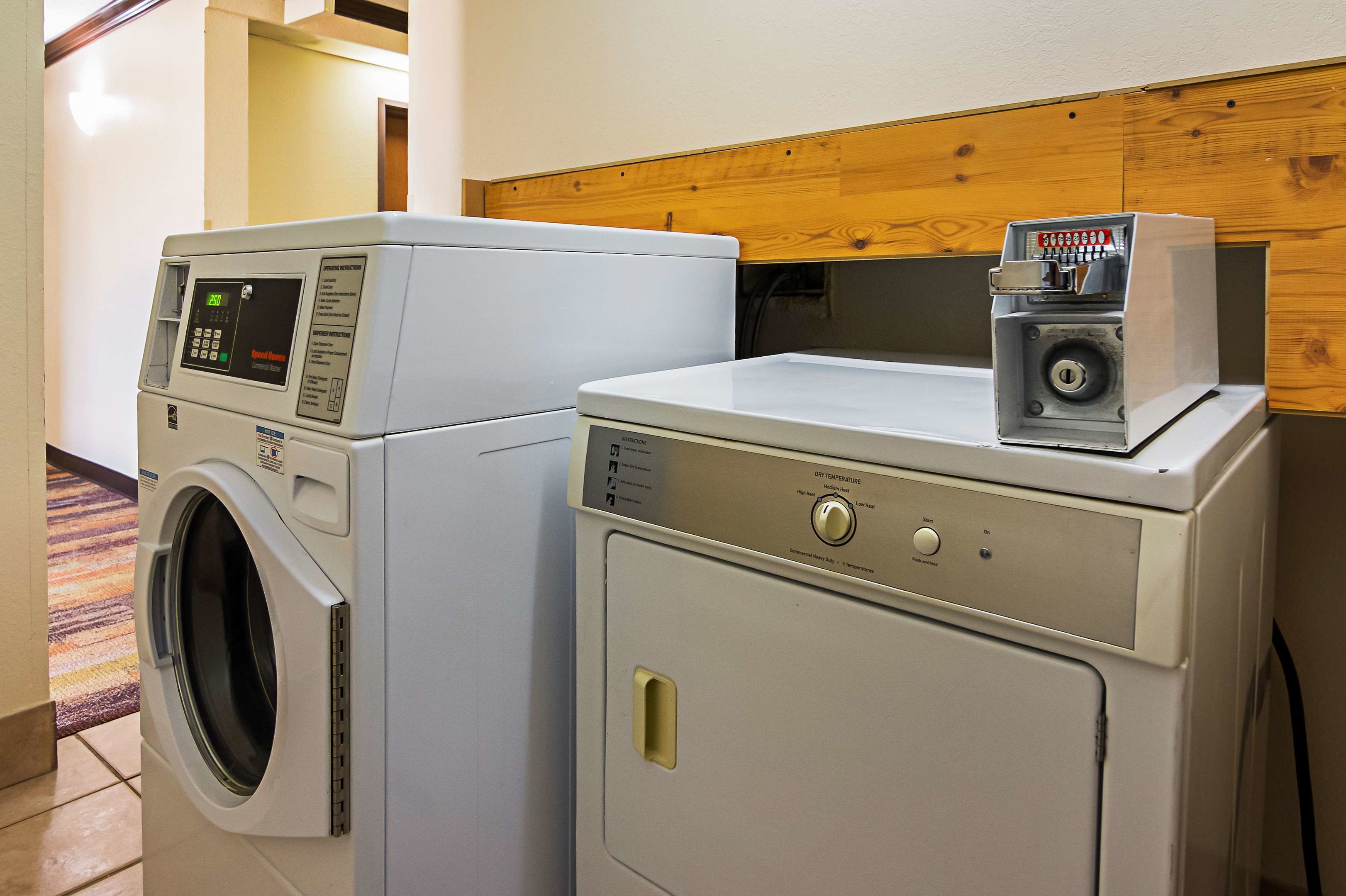 red roof inn and suites fayetteville fort bragg