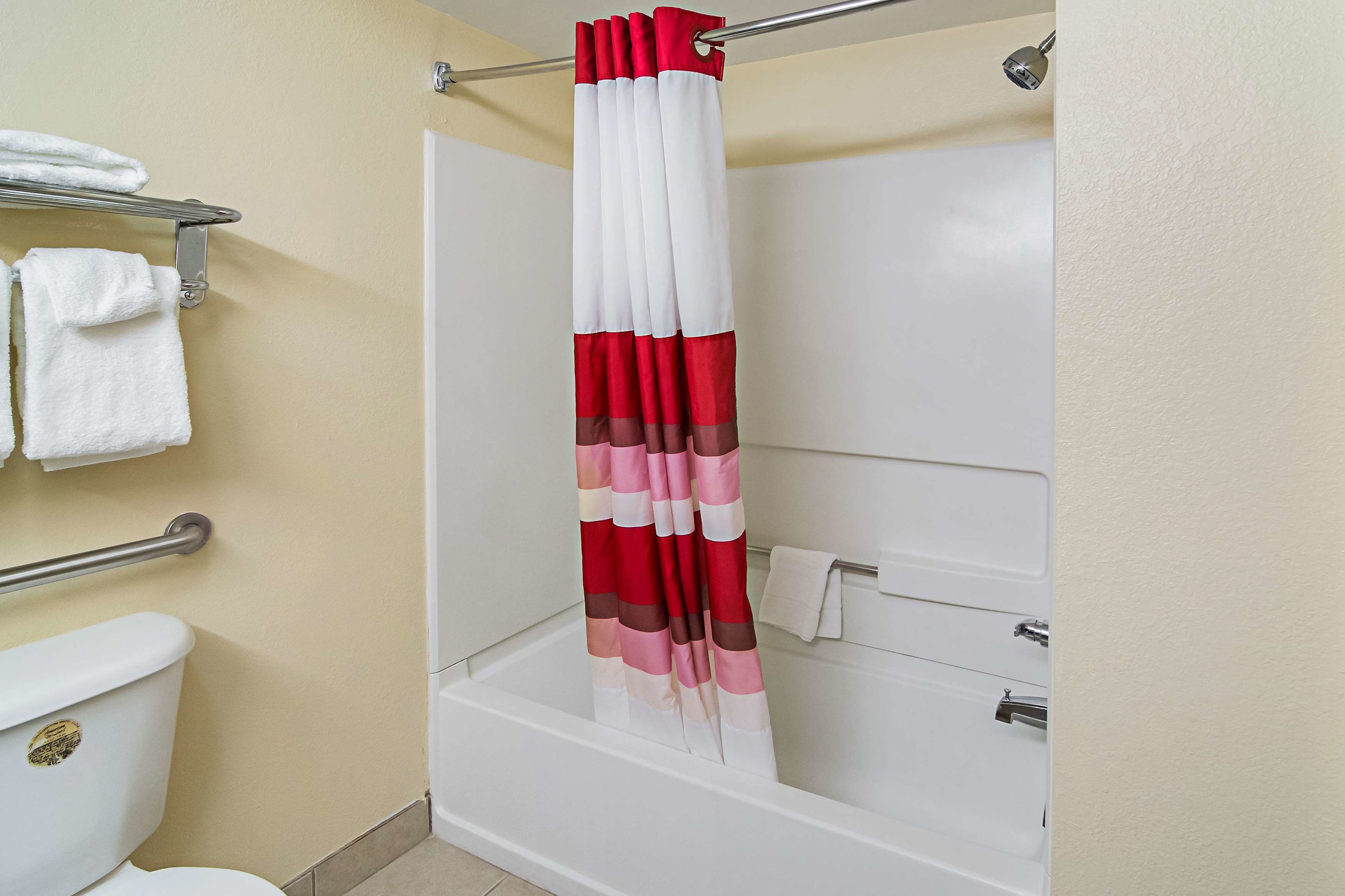 red roof inn and suites fayetteville fort bragg