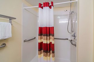 red roof inn and suites fayetteville fort bragg