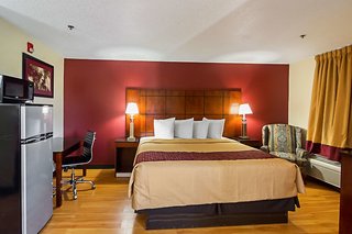 red roof inn and suites fayetteville fort bragg