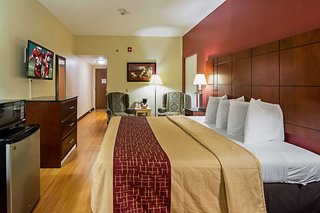 red roof inn and suites fayetteville fort bragg