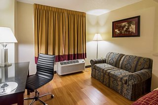 red roof inn and suites fayetteville fort bragg