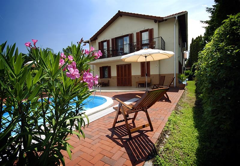 Hullam Villa B&B,Balatonkeresztúr>>Balatonbereny,4 star