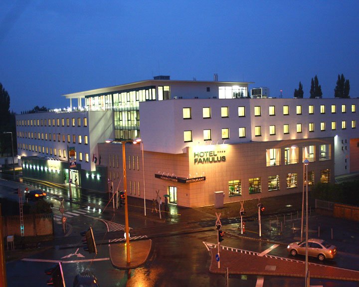 Famulus Hotel