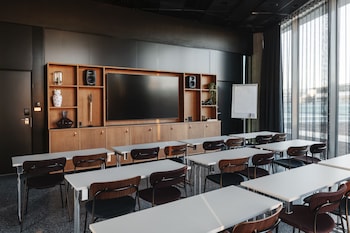 comfort hotel arlanda airport terminal