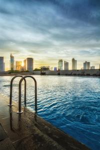 royal kuningan hotel