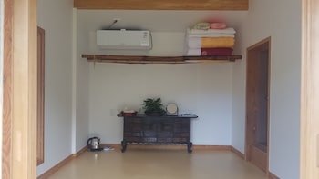 Moonlight House,Andong-Si>>Andong,2.5 star