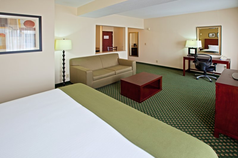 holiday inn express and suites indianapolis east by ihg