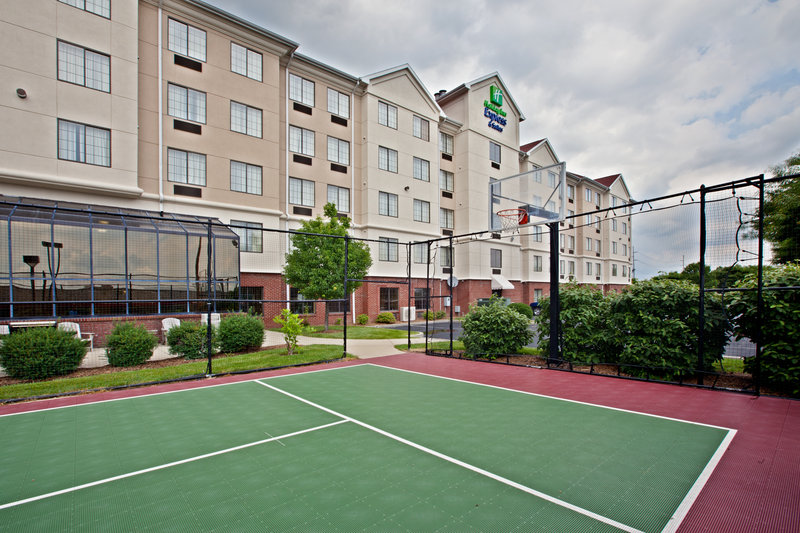holiday inn express and suites indianapolis east by ihg