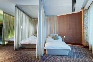 Hilton Baku,Near 28 Mall,5 star
