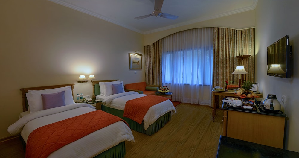 Hotel Clarks,Varanasi Cantonment,5 star