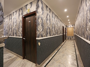The Shoba Estate Gold,Kh 1028/1 Road  6 Mahipalpur New Delhi Delhi 110037,3 star