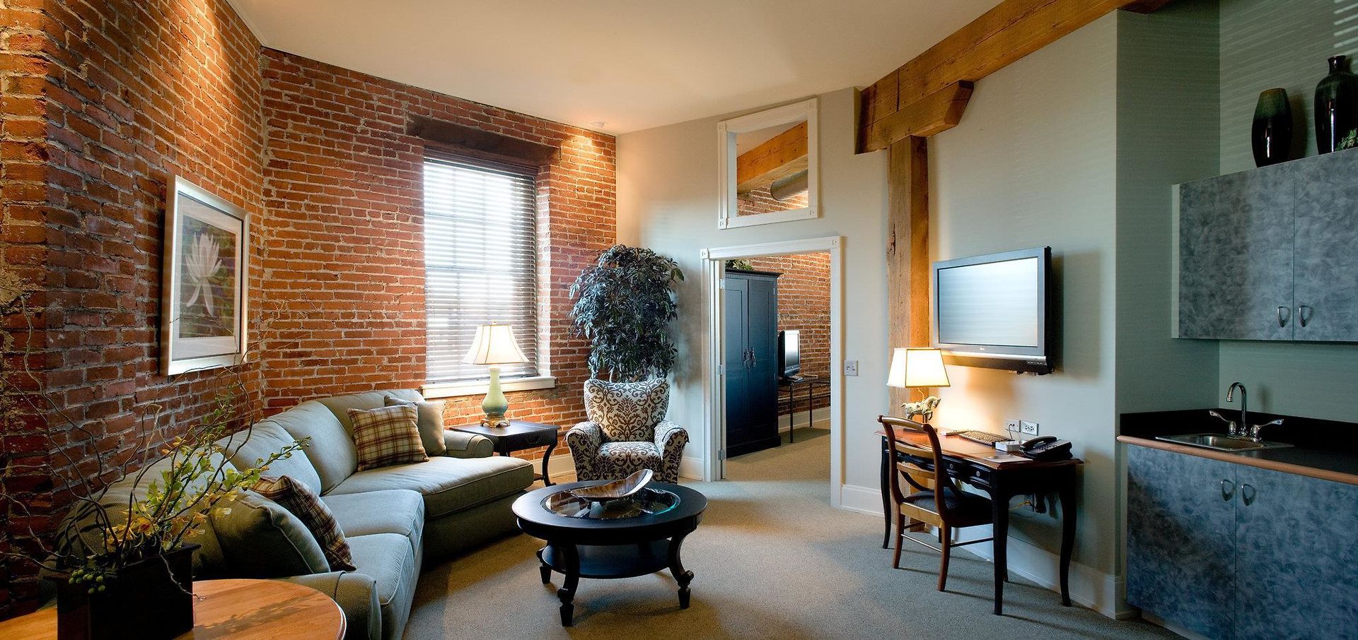 lancaster arts hotel