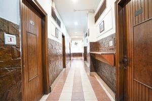 Hotel India International Deluxe By Adb Rooms,2485 Nalwa Street Behind Imperial Cinema Chuna Mandi Paharganj New Delhi 110055,3 star