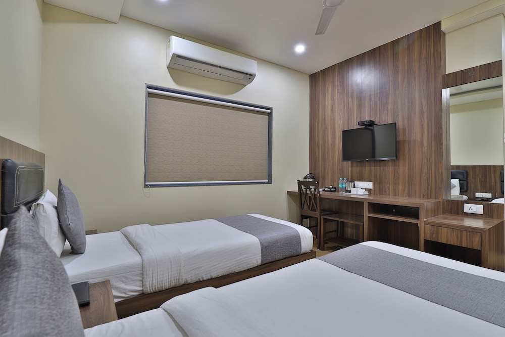 hotel limra vadodara