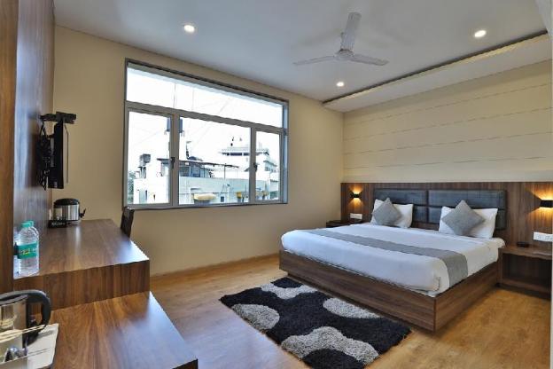 hotel limra vadodara