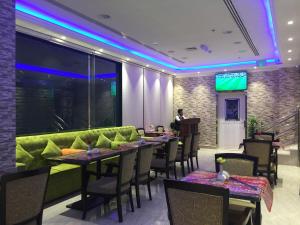 oyo dream palace hotel