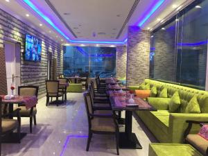 oyo dream palace hotel