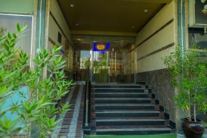 oyo dream palace hotel