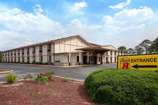 super 8 by wyndham waycross ga