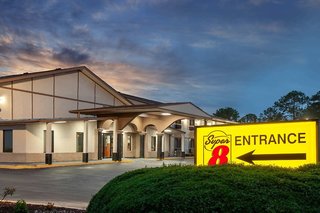 super 8 by wyndham waycross ga