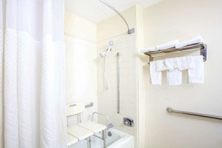 super 8 by wyndham waycross ga