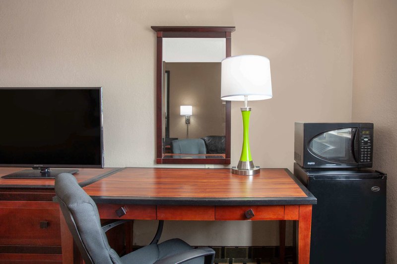 super 8 by wyndham waycross ga